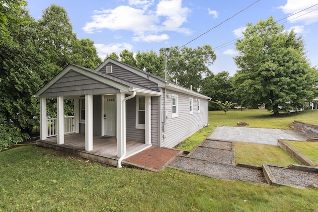 5 Fuller Ct, East Lyme, CT 06357 - view of property exterior featuring a lawn