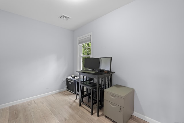5 Fuller Ct, East Lyme, CT 06357 - home office with light wood-style floors and baseboards