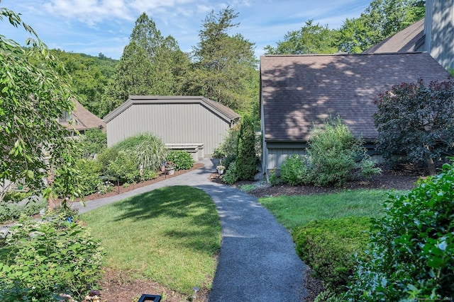 583 Heritage Vlg Unit A, Southbury, CT 06488 - view of green lawn