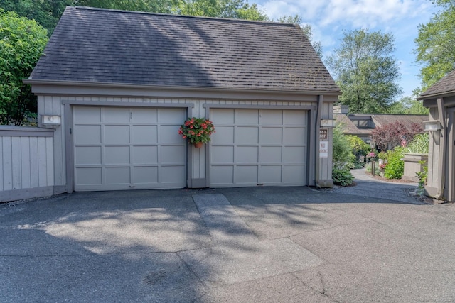 583 Heritage Vlg Unit A, Southbury, CT 06488 - view of detached garage