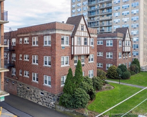 77 Glenbrook Rd Apt 203, Stamford, CT 06902 - view of apartment building / complex