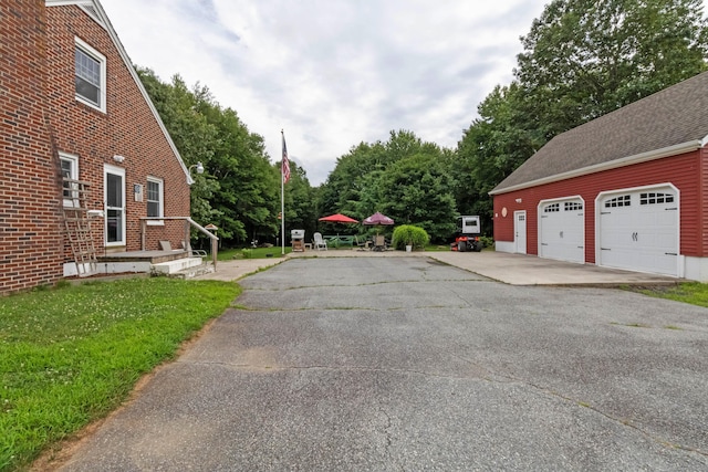 534 Norwich Ave, Colchester, CT 06415 - view of side of home