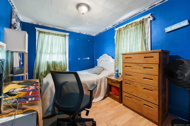 28 W High St, New London, CT 06320 - bedroom featuring light wood-style flooring and a desk