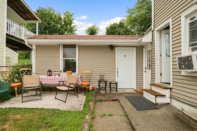 28 W High St, New London, CT 06320 - patio / terrace with entry steps and a patio area