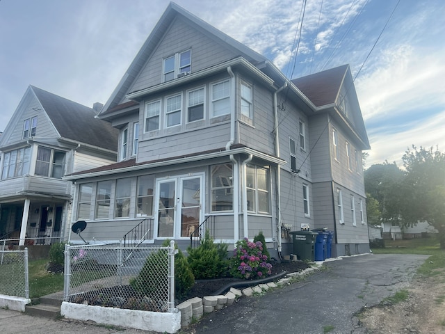 155 Summerfield Ave, Bridgeport, CT 06610 - view of front facade featuring a fenced front yard