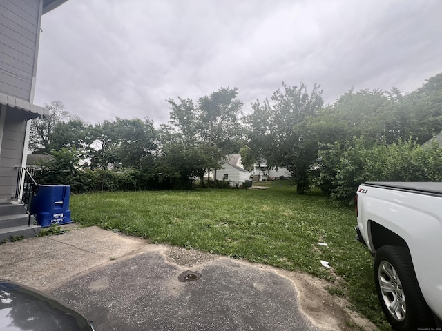 155 Summerfield Ave, Bridgeport, CT 06610 - view of grassy yard