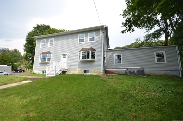 401 Unity Rd, Trumbull, CT 06611 - back of property with a lawn