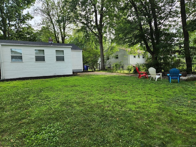 234 Forest Dr, Wethersfield, CT 06109 - view of yard