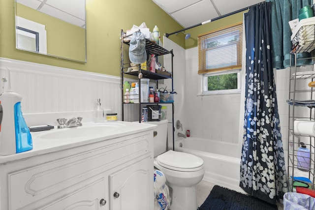81 W Easton St, Hamden, CT 06514 - full bath with wainscoting, shower / bath combo with shower curtain, and vanity