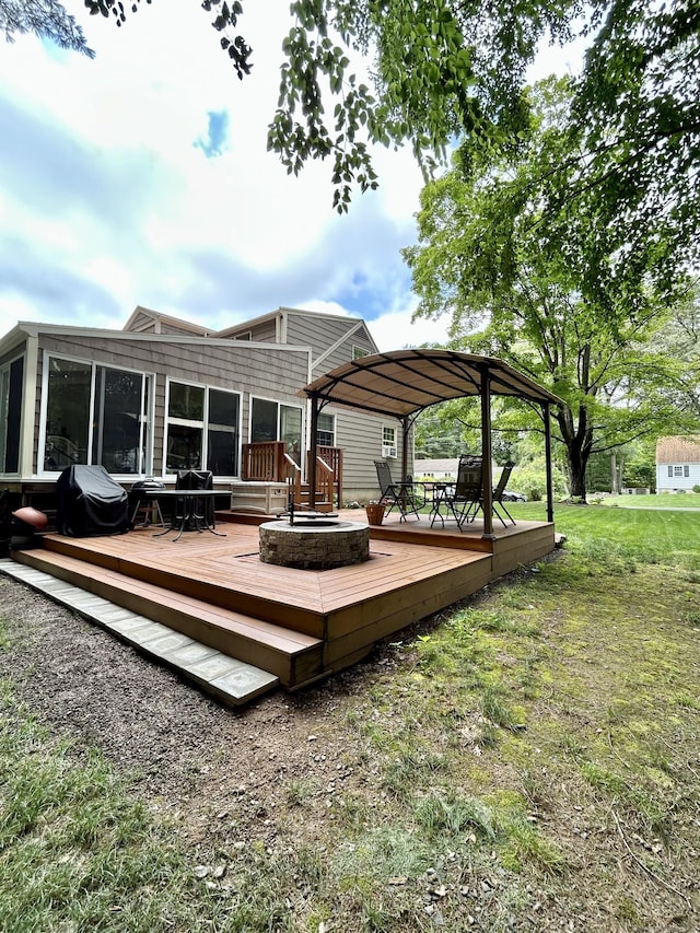 38 Tanglewood Rd, Farmington, CT 06032 - deck with grilling area and a lawn