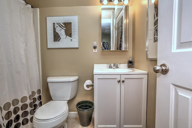 685 Quinnipiac Ave Unit 685, New Haven, CT 06513 - full bathroom featuring vanity and curtained shower