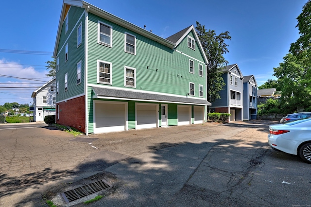 685 Quinnipiac Ave Unit 685, New Haven, CT 06513 - rear view of property with an attached garage