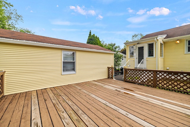 128 Auburn St, Stratford, CT 06614 - view of wooden deck