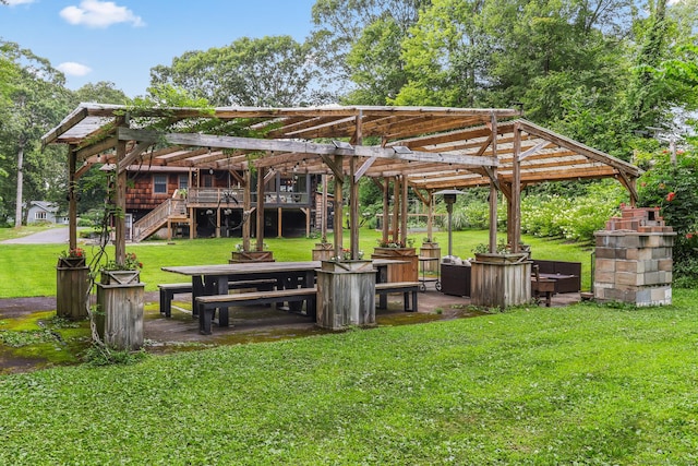 16 Pond Crest Rd, Danbury, CT 06811 - view of property's community featuring a yard and stairs