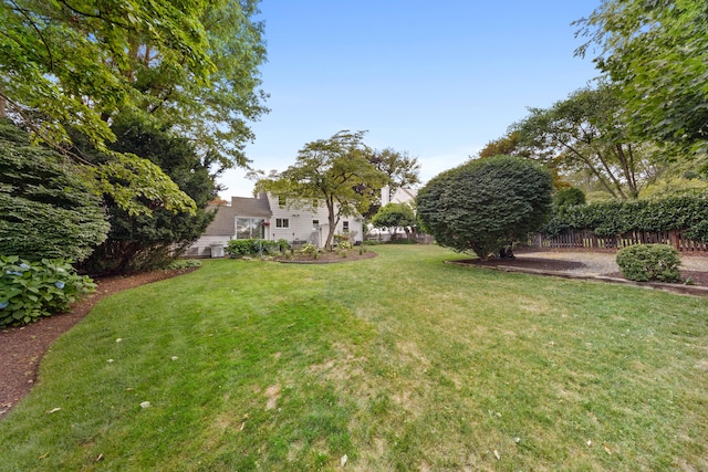 33 Ridgeley St, Darien, CT 06820 - view of yard