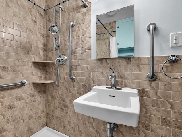79 E Pattagansett Rd, East Lyme, CT 06357 - bathroom featuring tiled shower and a sink