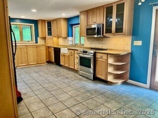 3 Sage Ln, East Granby, CT 06026