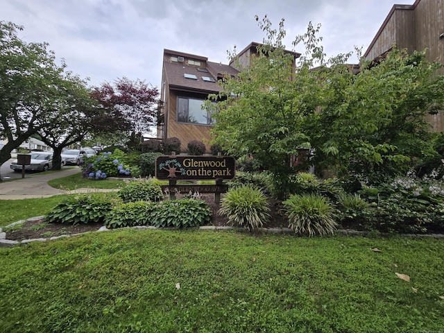 112 Glenwood Ave Unit 112, Bridgeport, CT 06610 - community sign featuring a lawn