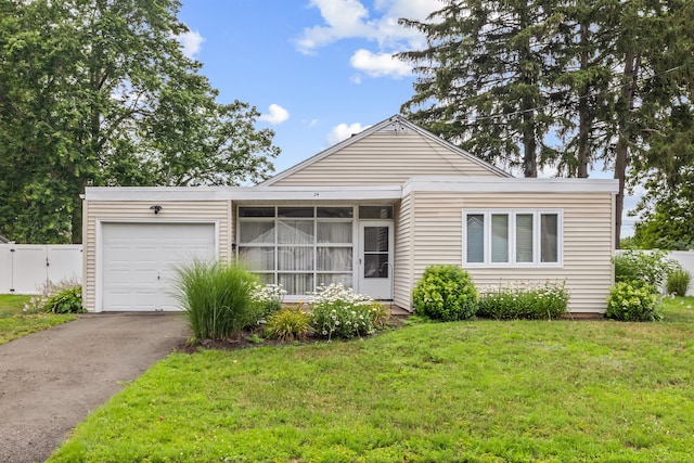 24 Manor Cir E, Hartford, CT 06118 - photo 2