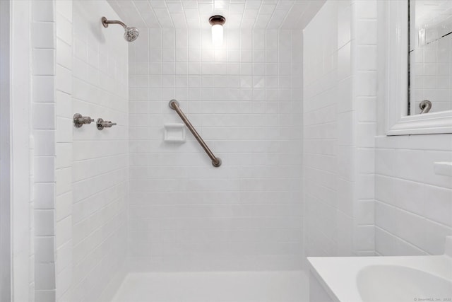 195 Whittier Rd, New Haven, CT 06515 - bathroom with a tile shower and vanity