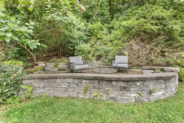 123 George St, Middletown, CT 06457 - view of yard