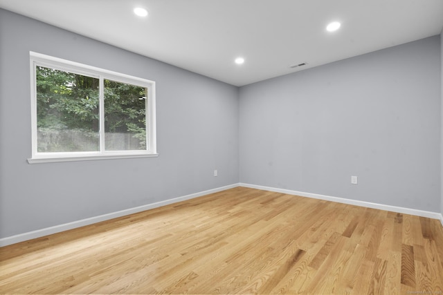 302 Fieldwood Rd, Waterbury, CT 06704 - unfurnished room with wood finished floors and recessed lighting