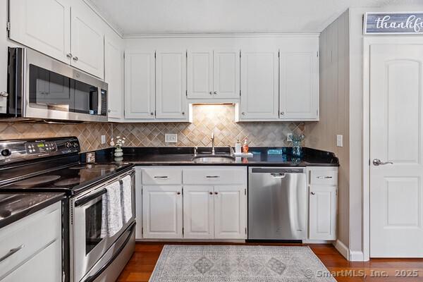 747 W Main St Apt F, Cheshire, CT 06410 - photo 4