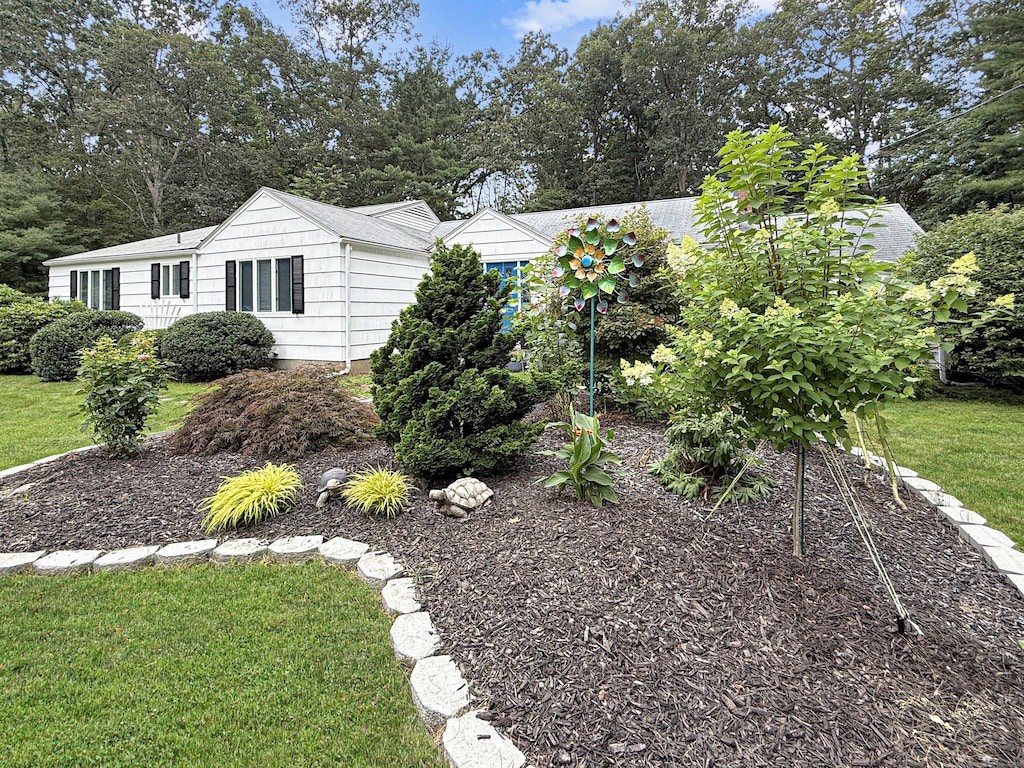 96 Moravia Rd, Avon, CT 06001 - view of property exterior with a yard