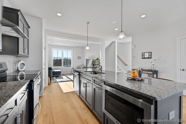 7 Soderman Way Unit 7, Cheshire, CT 06410 - photo 5