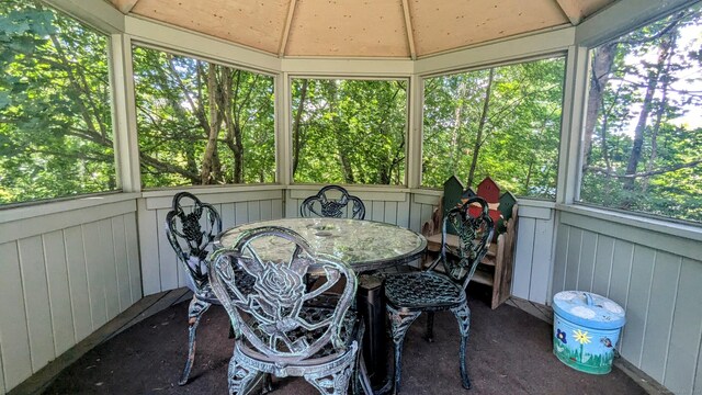 32 Rocky Glen Rd, Danbury, CT 06810 - sunroom with plenty of natural light and outdoor dining space