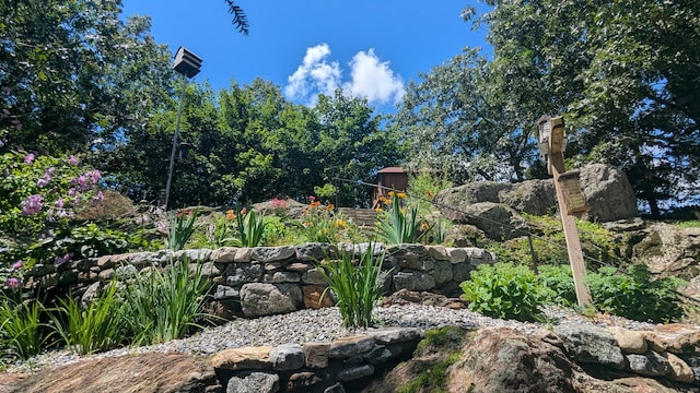 32 Rocky Glen Rd, Danbury, CT 06810 - view of yard