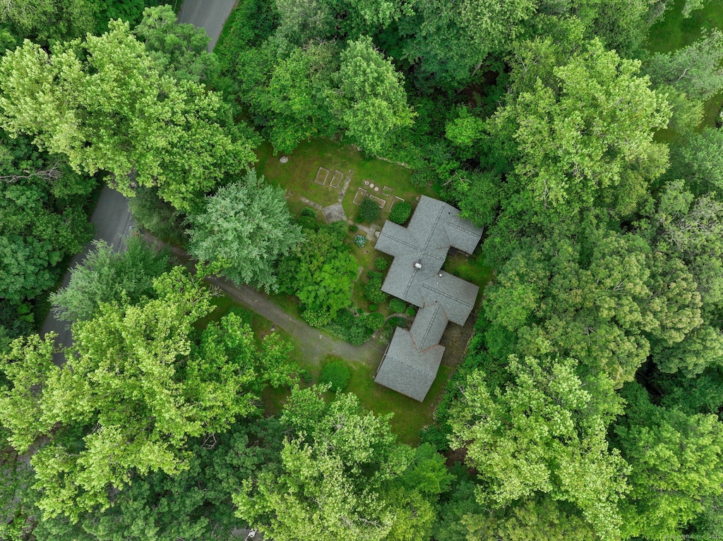 25 Vista Rd, Wilton, CT 06897 - aerial view of property and surrounding area