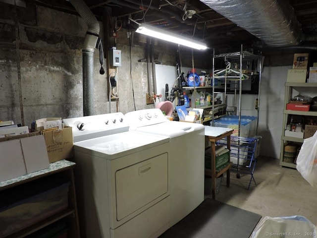 29 Graham Rd, East Windsor, CT 06016 - laundry room featuring washer and clothes dryer