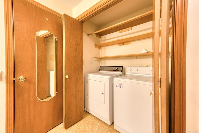 120 Songbird Ln Unit 120, Farmington, CT 06032 - laundry room with washer and clothes dryer and light flooring