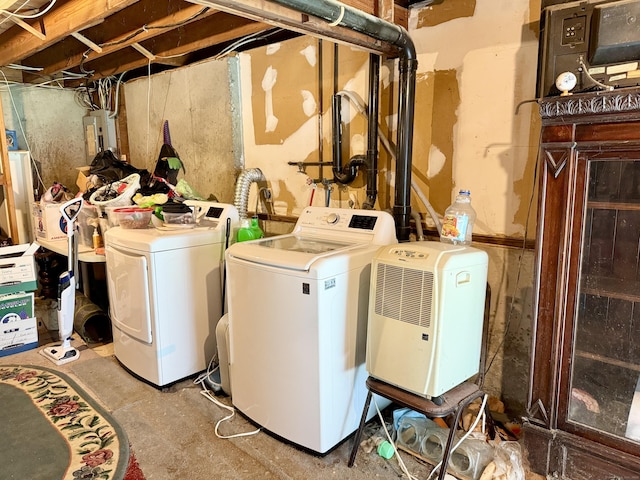 18 Booth Rd, Enfield, CT 06082 - laundry room featuring washing machine and clothes dryer