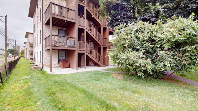 64 Van Block Ave Unit 9B, Hartford, CT 06106 - back of property with stairs and a patio
