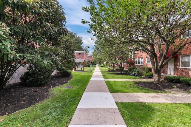 11 Bedford Ave Apt J2, Norwalk, CT 06850 - view of community with a lawn