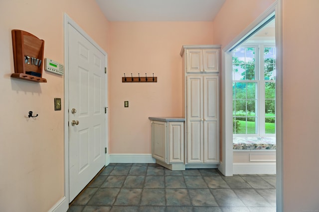 9 Old Logging Rd, Stamford, CT 06903 - entrance foyer with baseboards