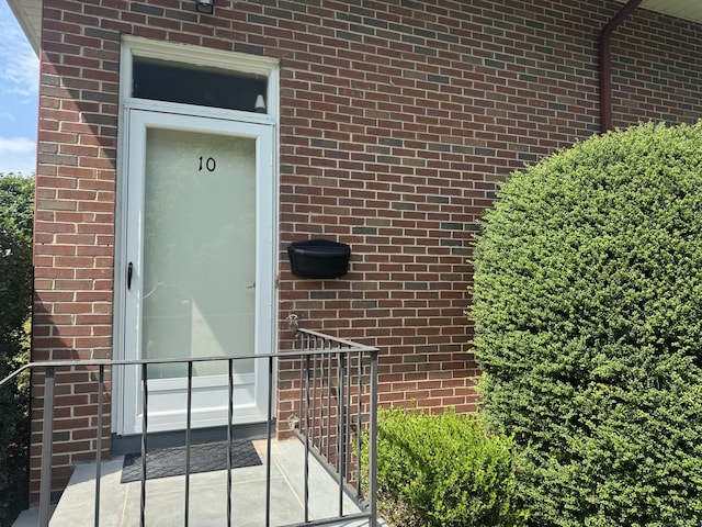 10 Willowbrook Ct Unit 10, Stamford, CT 06902 - property entrance featuring brick siding