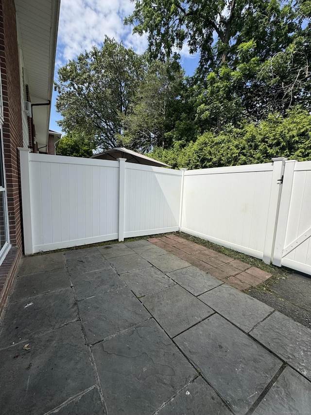 10 Willowbrook Ct Unit 10, Stamford, CT 06902 - view of patio / terrace