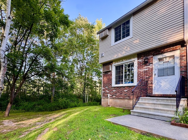 92 Cynthia Ln Apt E1, Middletown, CT 06457 - view of green lawn with entry steps