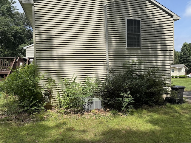 300 Foxon Hill Rd, East Haven, CT 06513 - view of side of home with a yard