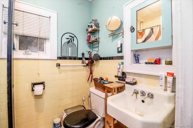 52 Hudson Dr, New Fairfield, CT 06812 - full bathroom with a shower with curtain and tile walls