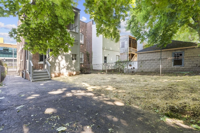 276 Bond St, Bridgeport, CT 06610 - view of yard