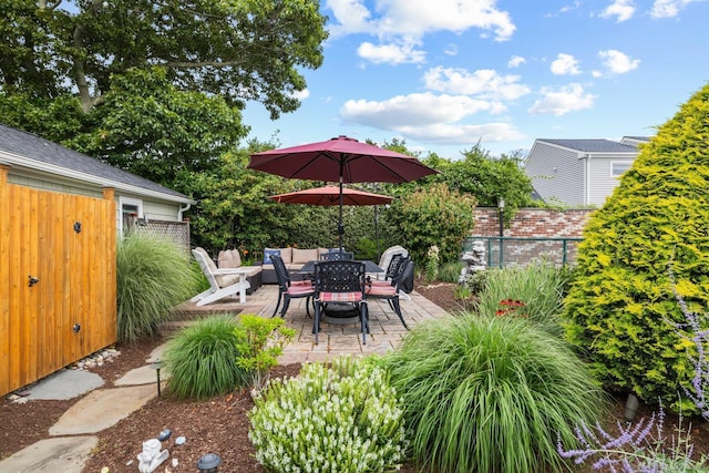 8 Fenbrook Rd, Old Saybrook, CT 06475 - view of patio featuring outdoor dining space