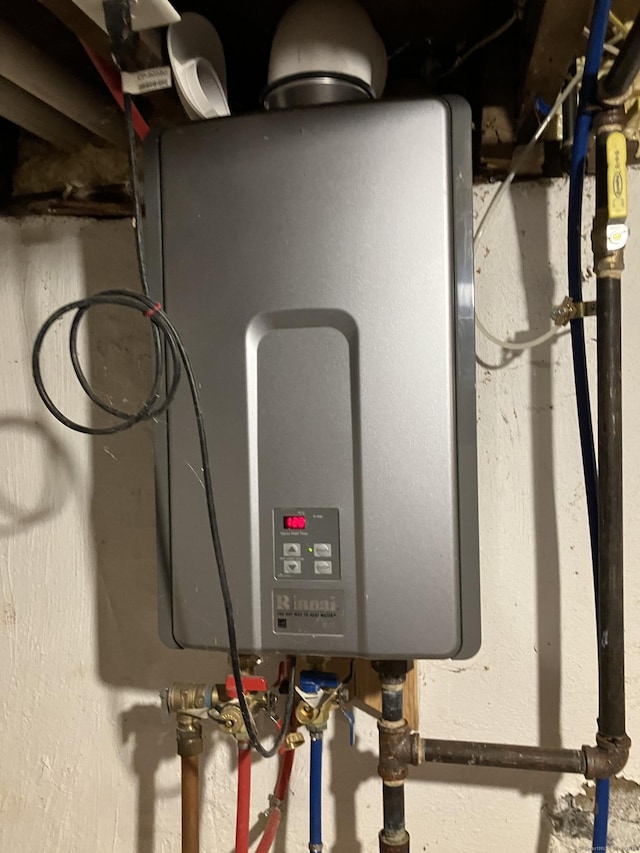 74 Brussels Ave, Wethersfield, CT 06109 - utilities featuring tankless water heater