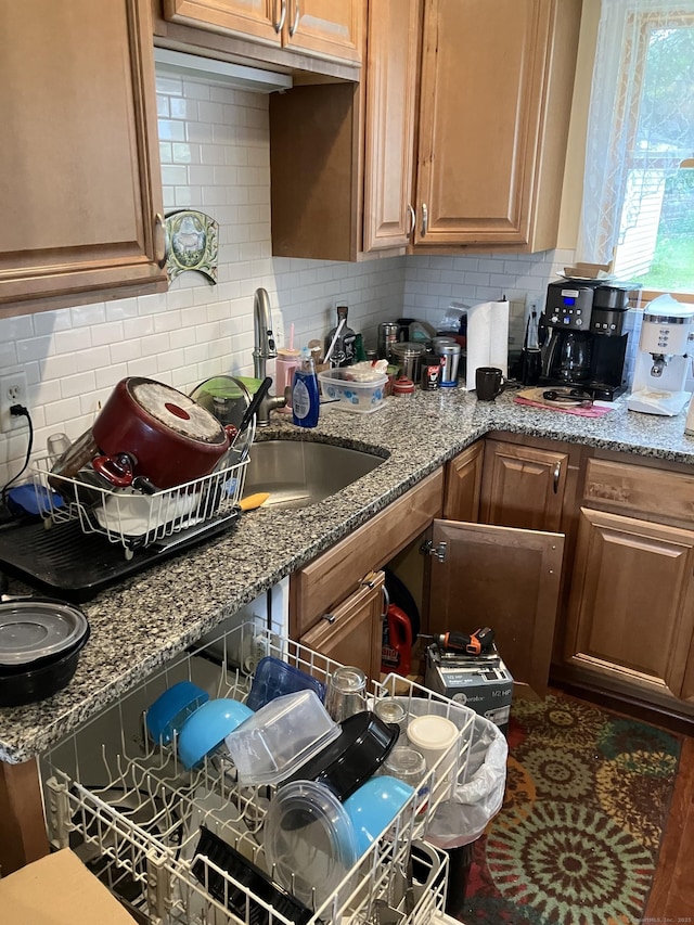 74 Brussels Ave, Wethersfield, CT 06109 - kitchen with tasteful backsplash and stone countertops
