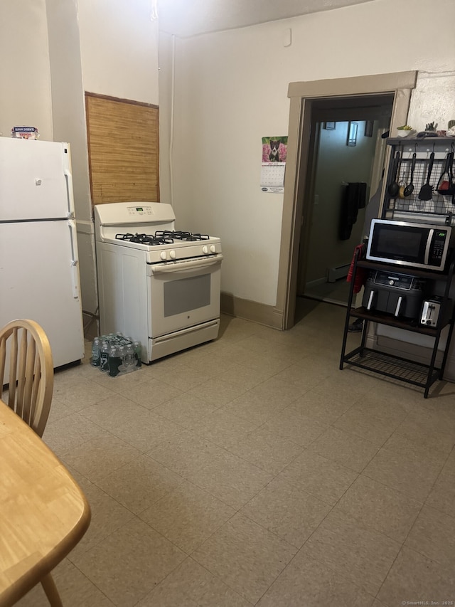 32 Lenox St, Hartford, CT 06154 - kitchen with white appliances