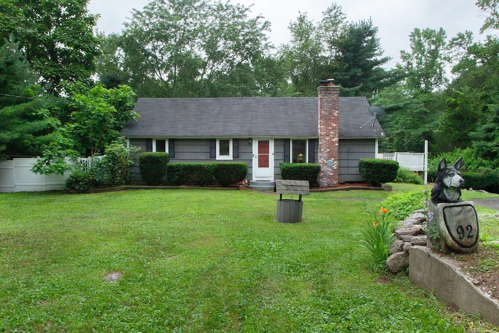 92 Wright Rd, Canton, CT 06019 - ranch-style house featuring a chimney