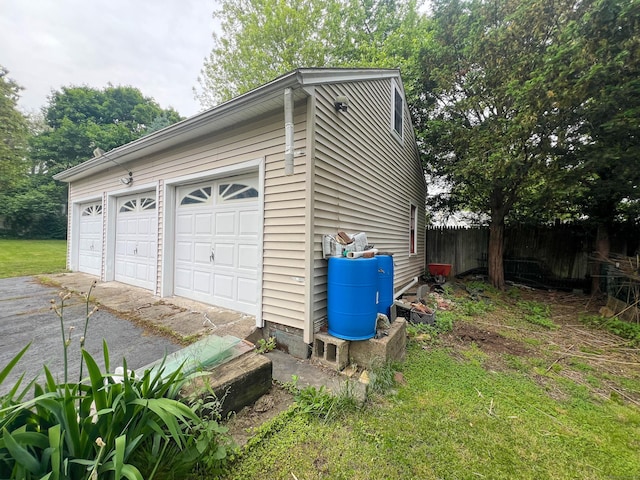 130 Wilkins Ave, Bridgeport, CT 06606 - view of garage